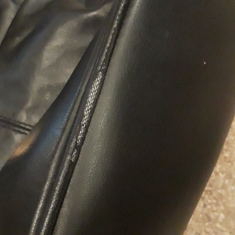 Saddle River Shoulder Bag - Picture 5 of 8